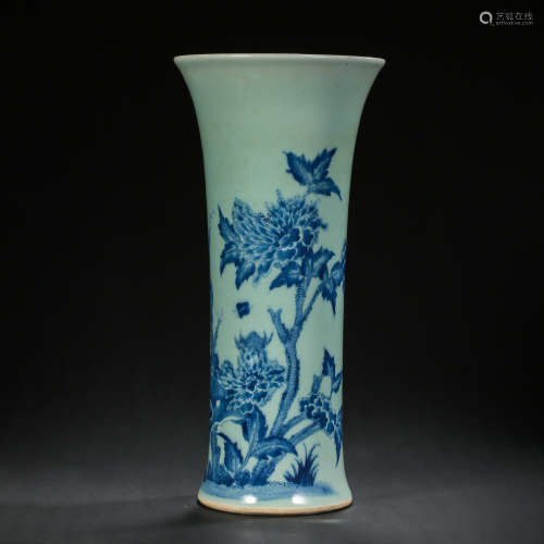 QING DYNASTY BLUE AND WHITE BOTTLE