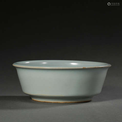 CHINESE LONGQUAN WARE GREEN GLAZE FOLDING ALONG THE WASH