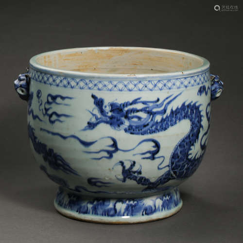 CHINESE MING DYNASTY BLUE AND WHITE DRAGON PATTERN AMPHORA