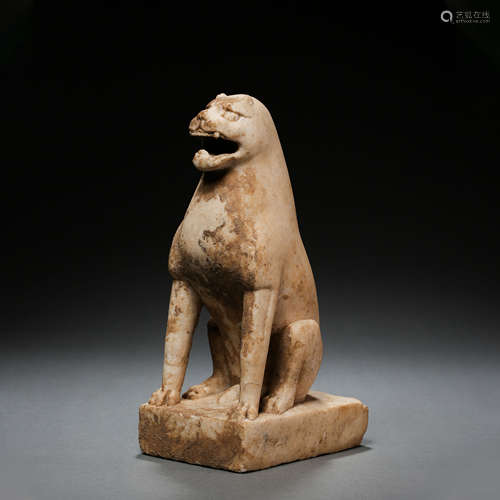 CHINESE TANG DYNASTY WHITE MARBLE LION STATUE