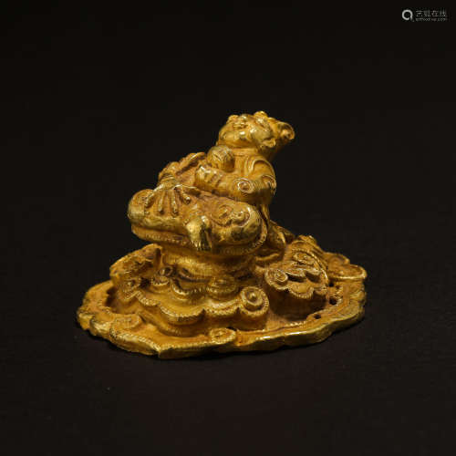 CHINESE TANG DYNASTY PURE GOLD PENDANT