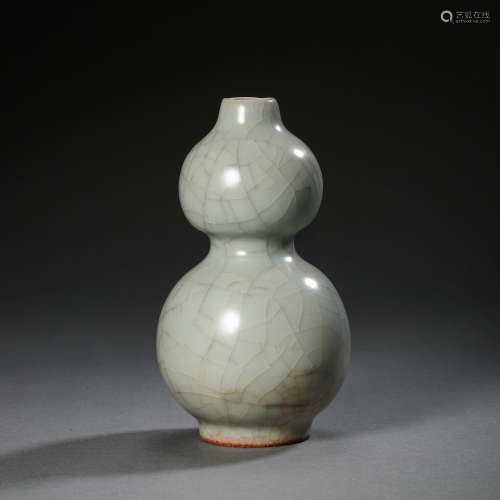 CHINESE SONG DYNASTY IMPERIAL WARE GREEN GLAZE GOURD BOTTLE