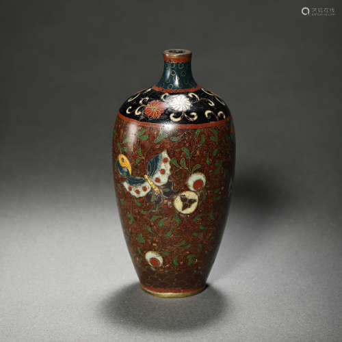 CHINESE VASE WITH FLOWER PATTERN, QING DYNASTY