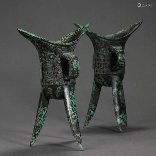 A PAIR OF BRONZE CUPS FROM THE HAN DYNASTY