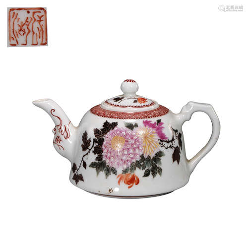 CHINESE QING DYNASTY FAMILLE ROSE TEAPOT