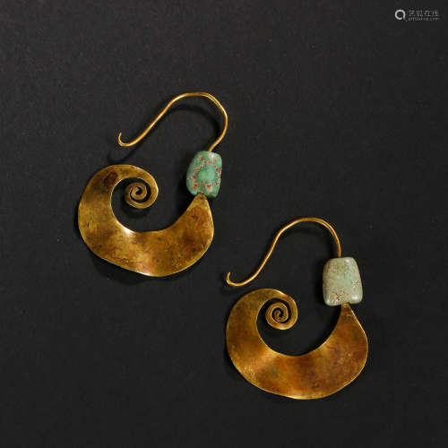 PAIR OF PURE GOLD EARRINGS, MING DYNASTY, CHINA