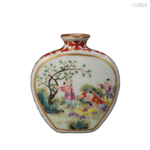 CHINESE QING DYNASTY FAMILL ROSE PORCELAIN SNUFF BOTTLE