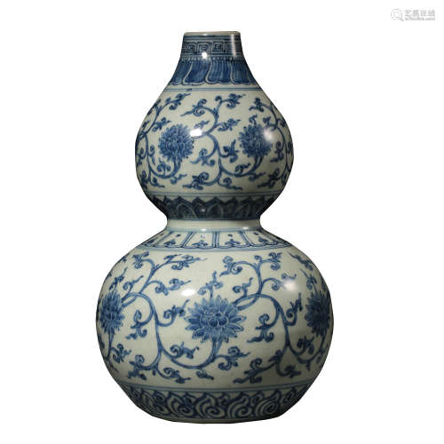 XUANDE BLUE AND WHITE PORCELAIN GOURD POT, MING DYNASTY, CHI...