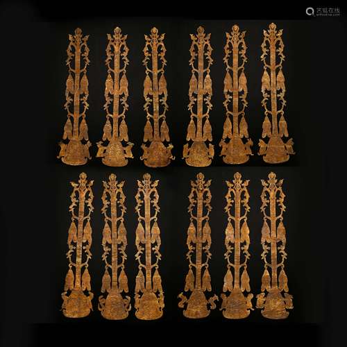 A SET OF PURE GOLD ORNAMENTS, THE EARLY SHANG DYNASTY IN CHI...