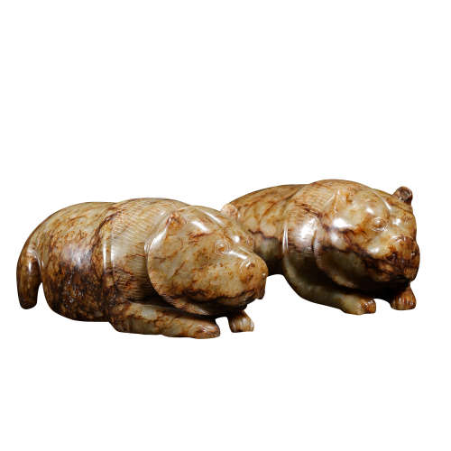 PAIR OF CHINESE HAN DYNASTY HETIAN JADE BEARS, 1ST CENTURY