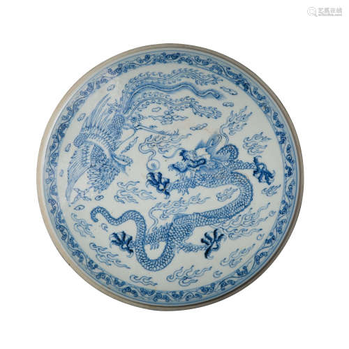 CHINESE QING DYNASTY BLUE AND WHITE PLATE WITH DRAGON PATTER...