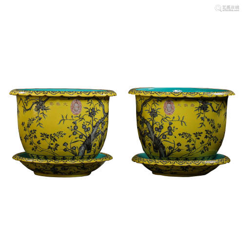 A PAIR OF CHINESE QING DYNASTY COURT USED FLOWERPOTS