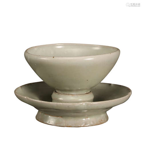 CHINA'S FIVE DYNASTIES YAOZHOU WARE CUP AND SAUCER, 10TH CEN...