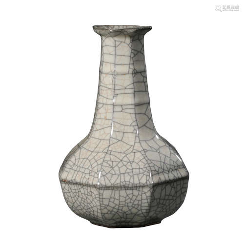 CELADON VASE, SOUTHERN SONG DYNASTY, CHINA, 12TH CENTURY