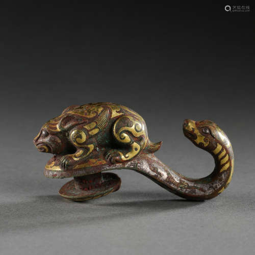 CHINA'S WARRING STATES PERIOD BRONZE BELT HOOK INLAID GOLD A...