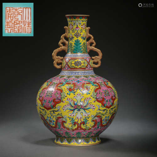 QIANLONG FAMILLE ROSE VASE, QING DYNASTY, CHINA, 18TH CENTUR...