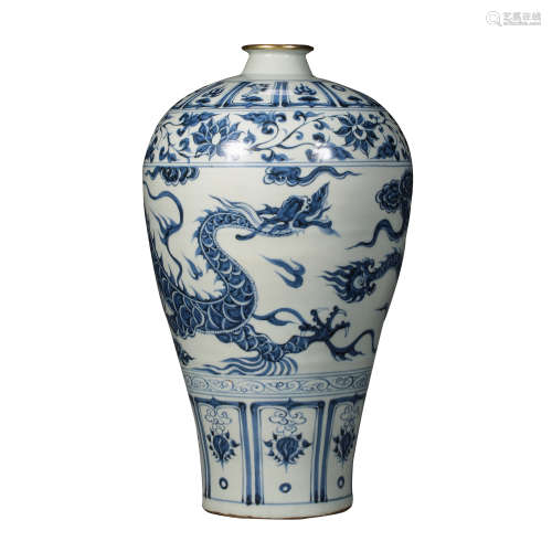 CHINESE YUAN DYNASTY BLUE AND WHITE DRAGON PATTERN PLUM VASE