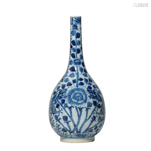 CHINESE QING DYNASTY KANGXI BLUE AND WHITE PORCELAIN VASE