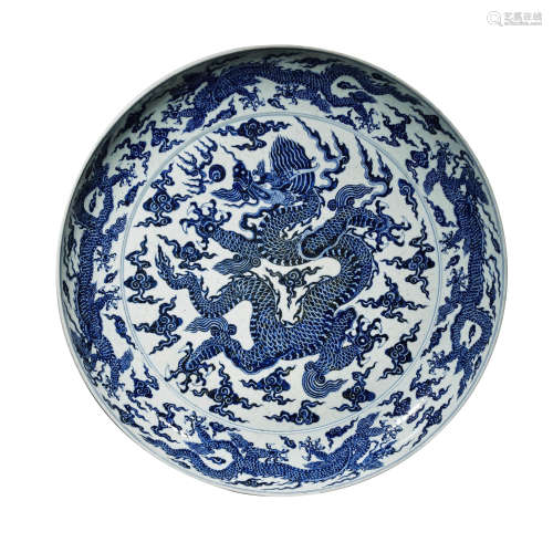 CHINESE MING DYNASTY XUANDE LARGE PLATE WITH DRAGON PATTERN,...