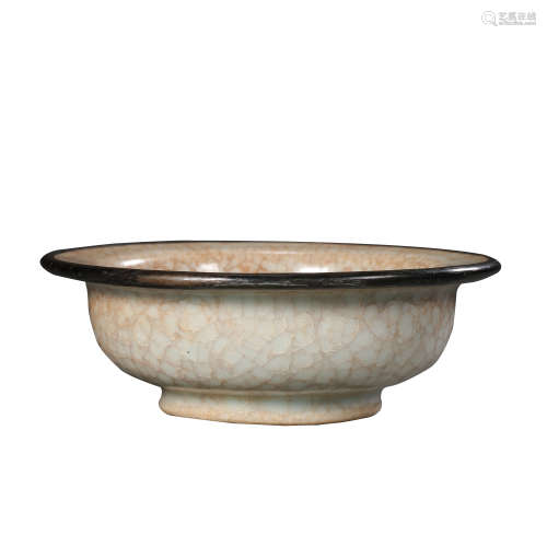 CHINESE CELADON WASHER, IN THE SOUTHERN SONG DYNASTY