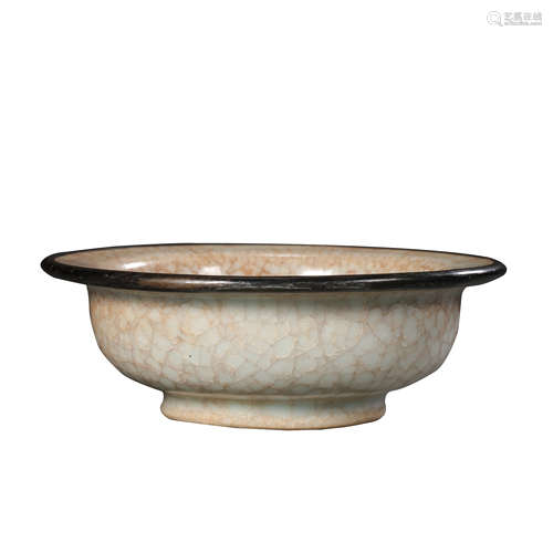 CHINESE CELADON WASHER, IN THE SOUTHERN SONG DYNASTY