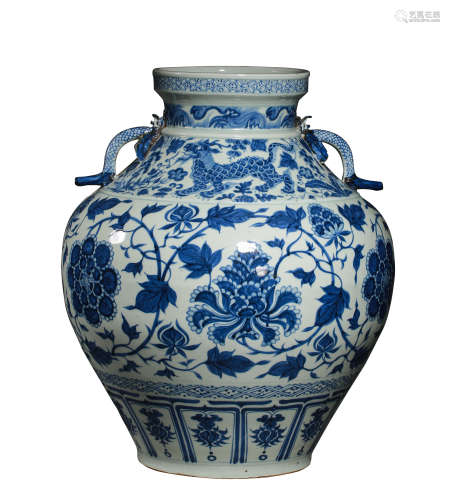 CHINESE YUAN DYNASTY BLUE AND WHITE PORCELAIN JAR
