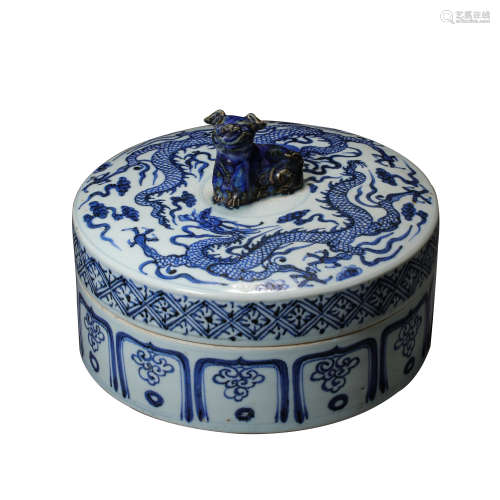 CHINESE YUAN DYNASTY BLUE AND WHITE PORCELAIN BOX WITH DRAGO...