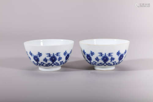 A Pair of Blue and White Flower Cups, Qing Guangxu Period