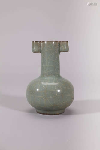 Southern Song Guan-type Bottle