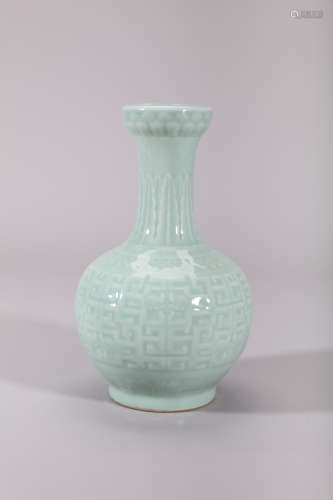 Celadon Bottle, Qing Qianlong Period