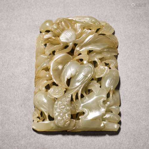 Qing Dynasty Hetian jade flower brand