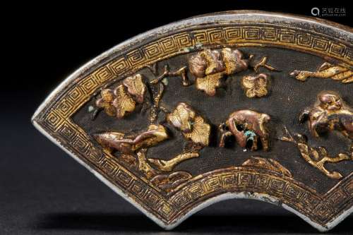 Qing Dynasty gilt silver fan-shaped box