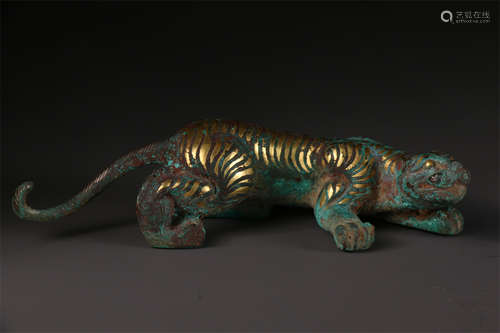 A Bronze Auspicious Beast Sculpture Ornament.