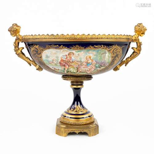 A table centrepiece made of porcelain and mounted with bronz...