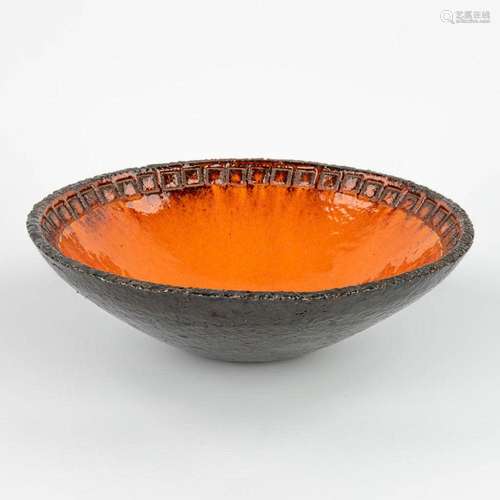 Jan NOLF (1931-1999) A bowl made of glazed ceramics. (H:10cm...