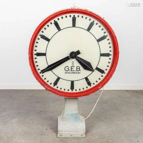 A vintage wall clock 'G.E.B.' voor 'Gemeentelijk...