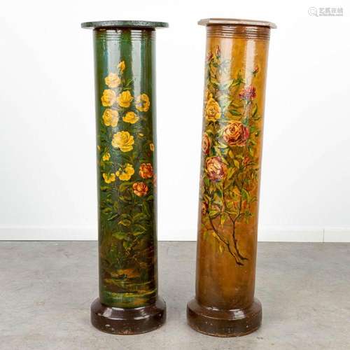 A set of 2 pedestals made of grès with hand-painted flower d...