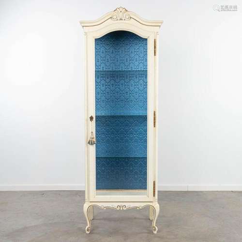 A display cabinet patinated white in Louis XV style. (H:182c...