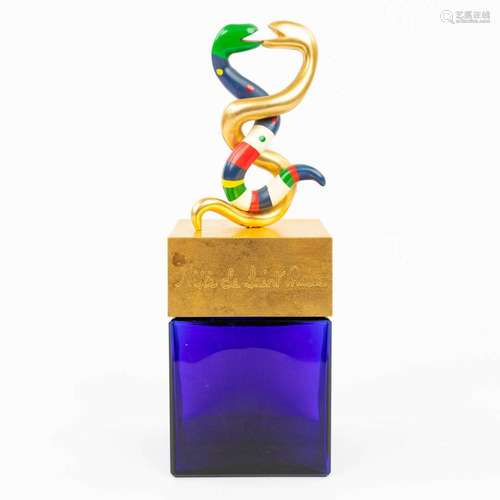 Niki DE SAINT-PHALLE (1930-2002) 2 snakes on a perfume displ...