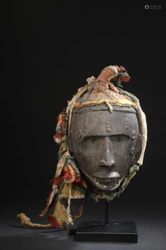 Masque Idoma, Nigeria
Bois, tissu, corde
H