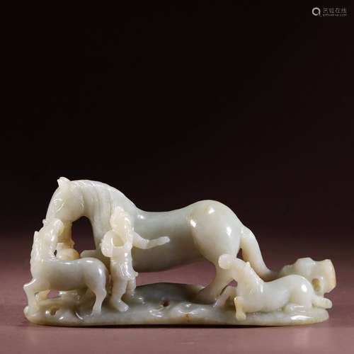 A Hetian jade horse ornament