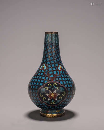 A flower patterned cloisonne vase