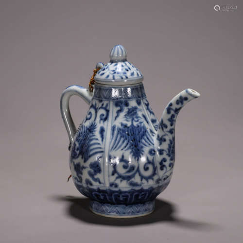 A blue and white phoenix bird porcelain pot
