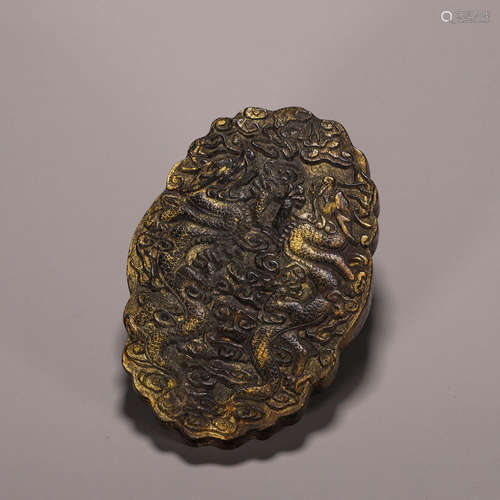 A gilt dragon aloeswood pendant