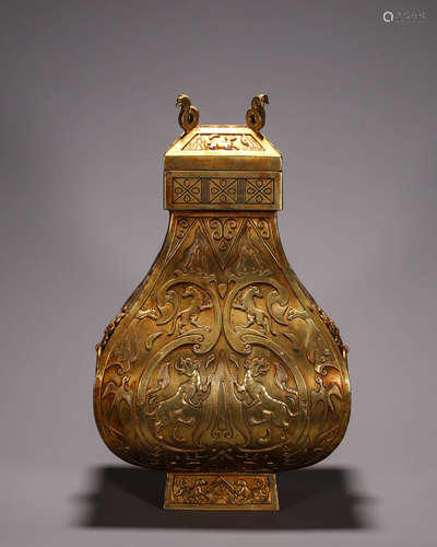 A tiger patterned gilding copper vase