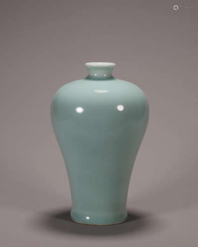 A celadon glazed porcelain meiping