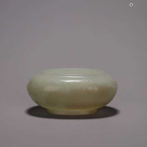 A dragon patterned Hetian jade water pot