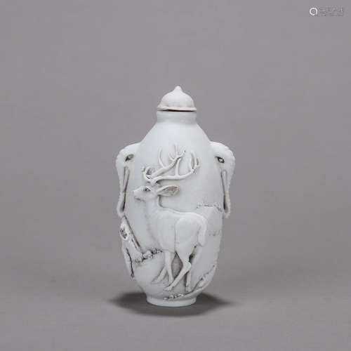 A deer carved porcelain snuff bottle