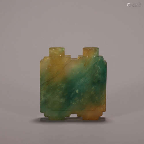 A jadeite snuff bottle