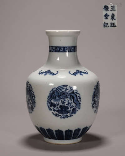 A blue and white phoenix porcelain vase
